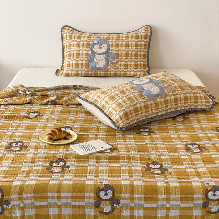 91家纺网 家纺一手货源 找家纺 麻依 2026新款软萌夏被全棉四层纱布 胖胖企鹅