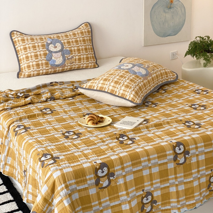 91家纺网 家纺一手货源 找家纺 麻依 2026新款软萌夏被全棉四层纱布 胖胖企鹅