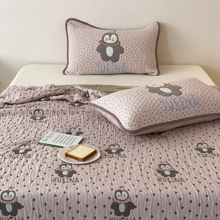 91家纺网 家纺一手货源 找家纺 麻依 2026新款软萌夏被全棉四层纱布 波点企鹅