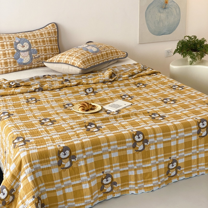 91家纺网 家纺一手货源 找家纺 麻依 2026新款软萌夏被全棉四层纱布 胖胖企鹅