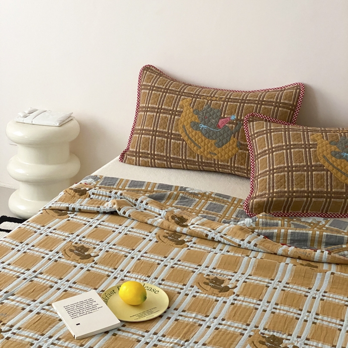 91家纺网 家纺一手货源 找家纺 麻依 2026新款软萌夏被全棉四层纱布 香蕉小猫