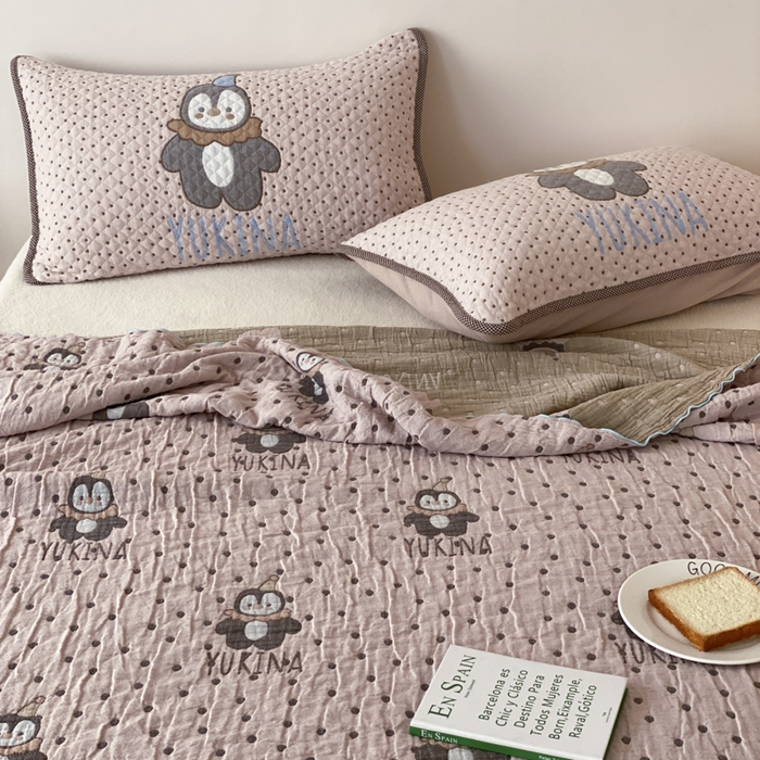 91家纺网 家纺一手货源 找家纺 麻依 2026新款软萌夏被全棉四层纱布 波点企鹅