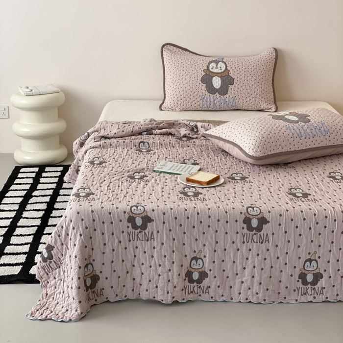 91家纺网 家纺一手货源 找家纺 麻依 2026新款软萌夏被全棉四层纱布 波点企鹅