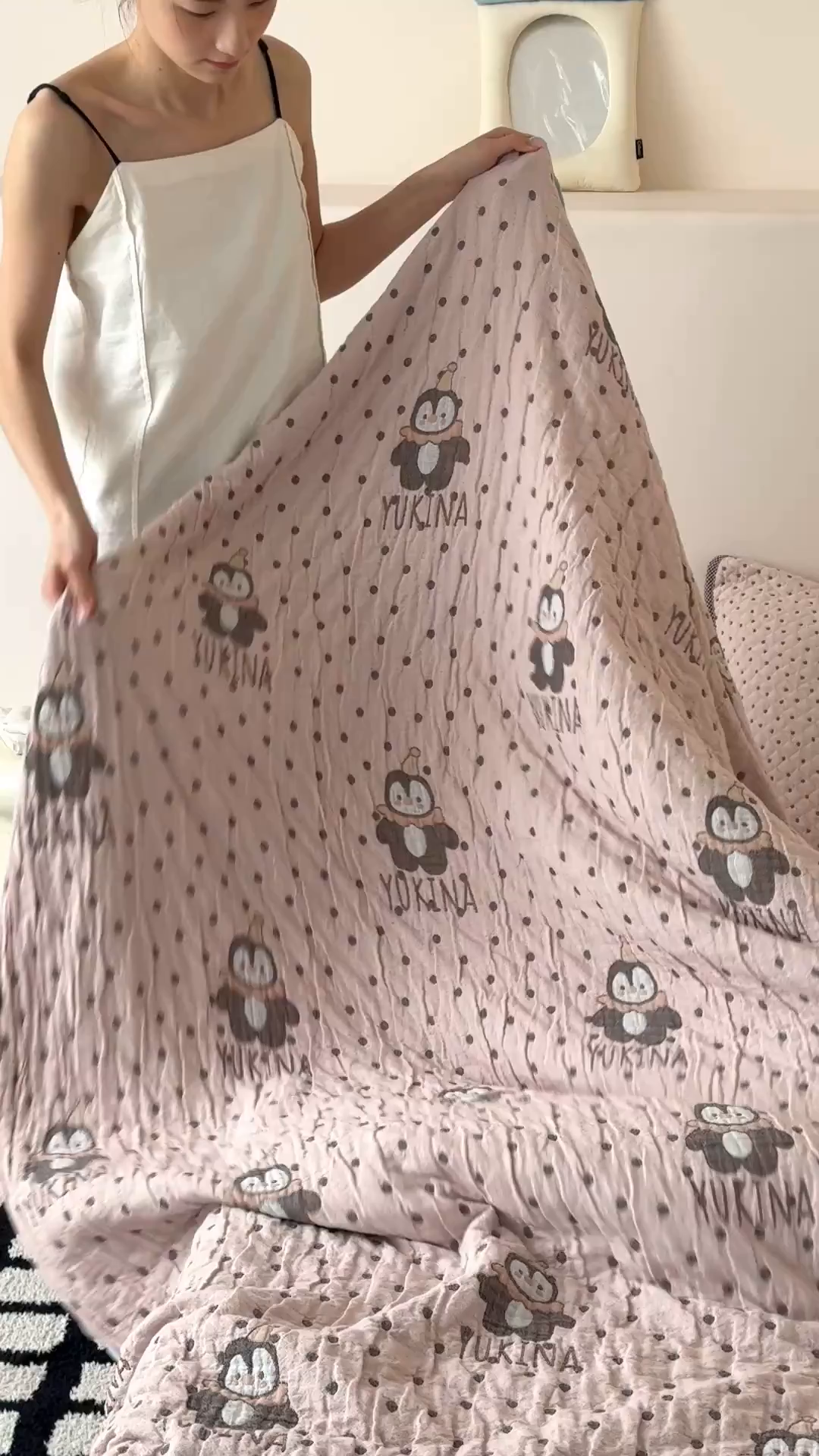 91家纺网 家纺一手货源 找家纺 麻依 2026新款软萌夏被全棉四层纱布 波点企鹅