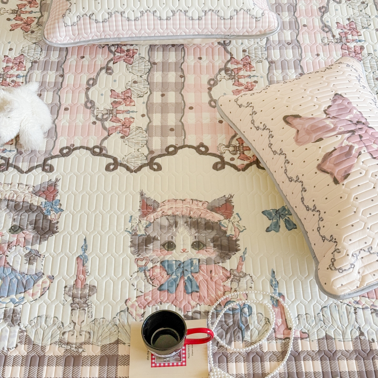 91家纺网 家纺一手货源 找家纺 顾里家纺 2026新款洛丽塔风乳胶席凉席席子三件套 哥特小猫