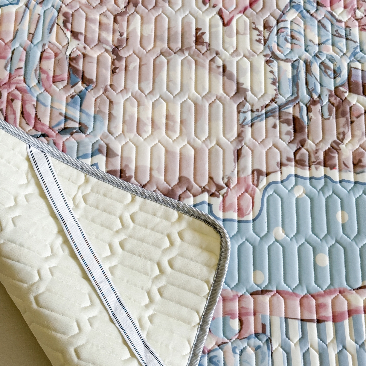 91家纺网 家纺一手货源 找家纺 顾里家纺 2026新款洛丽塔风乳胶席凉席席子三件套 布偶猫