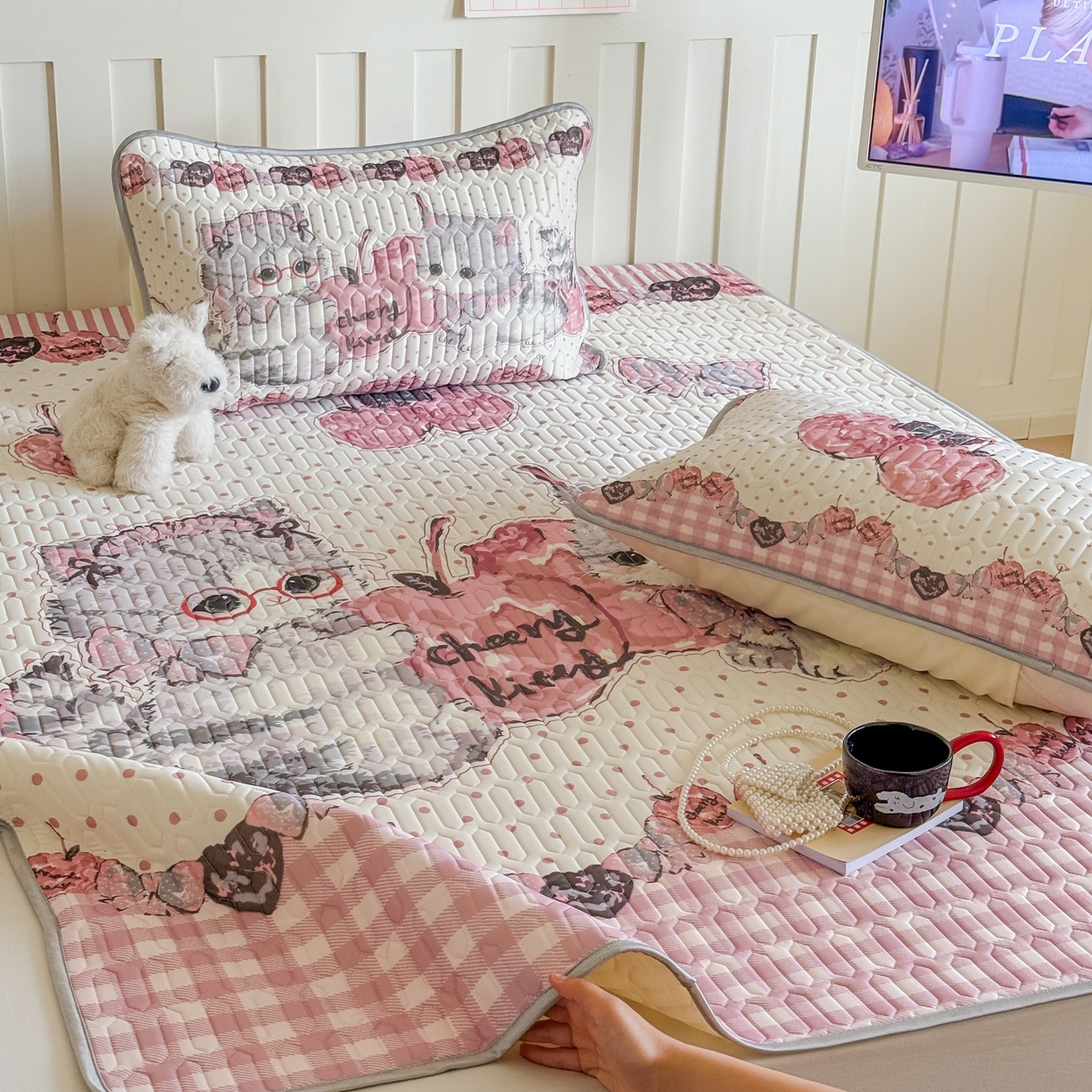 91家纺网 家纺一手货源 找家纺 顾里家纺 2026新款洛丽塔风乳胶席凉席席子三件套 樱桃小猫