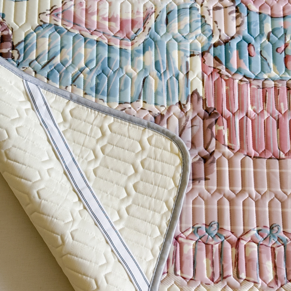 91家纺网 家纺一手货源 找家纺 顾里家纺 2026新款洛丽塔风乳胶席凉席席子三件套 蕾丝布偶