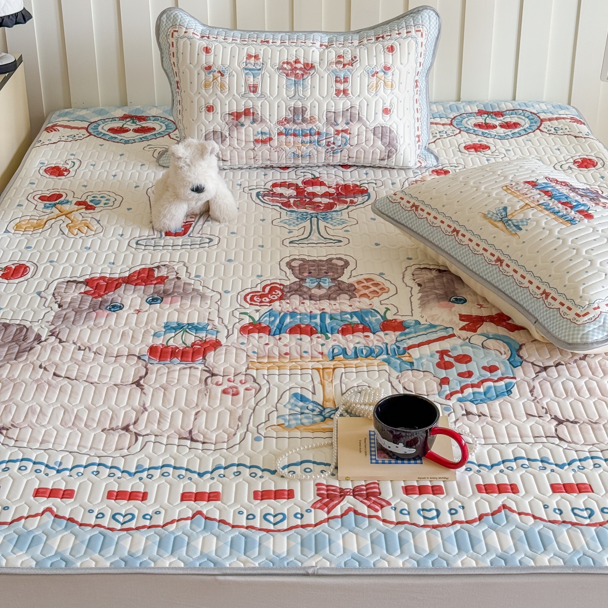 91家纺网 家纺一手货源 找家纺 顾里家纺 2026新款洛丽塔风乳胶席凉席席子三件套 小猫茶话会