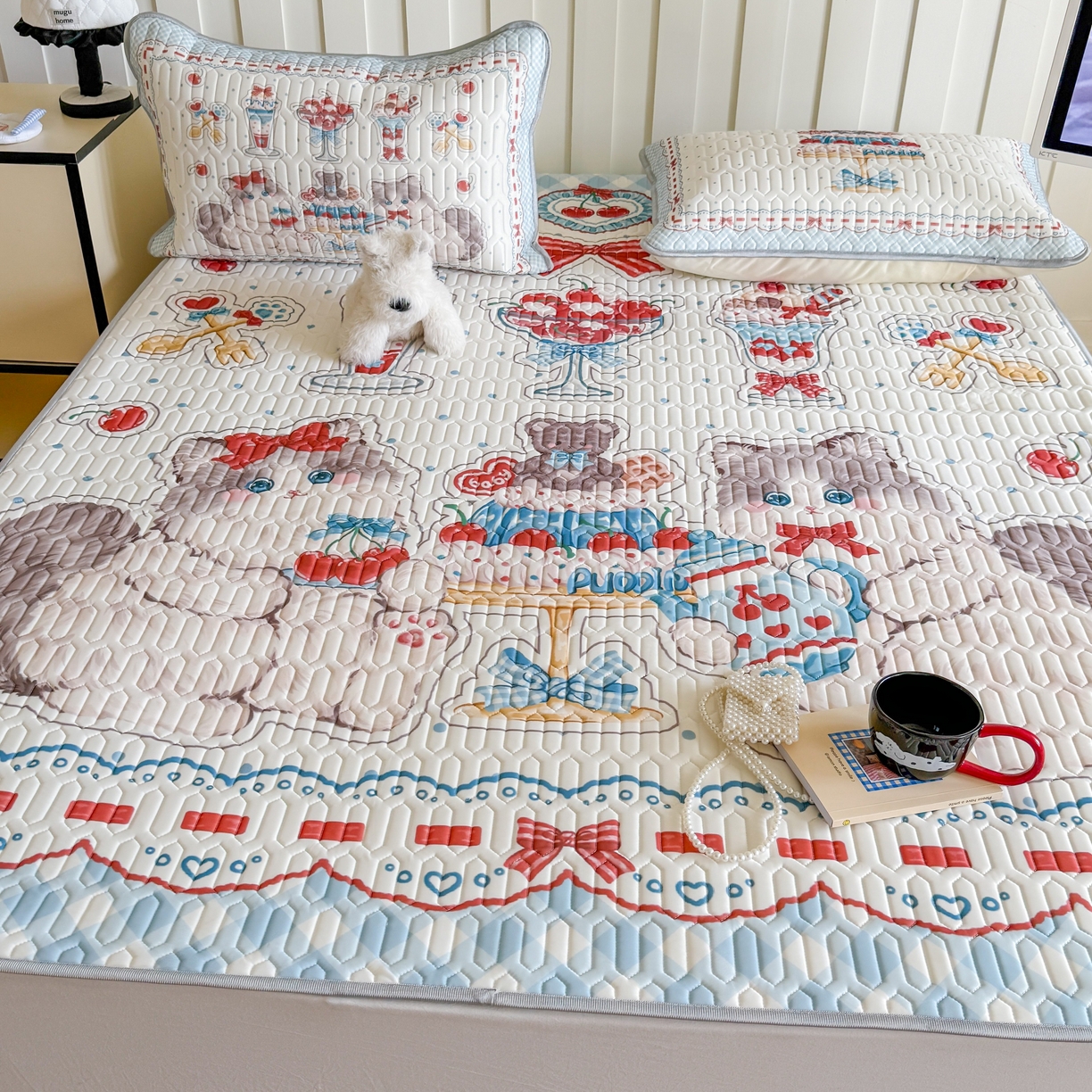 91家纺网 家纺一手货源 找家纺 顾里家纺 2026新款洛丽塔风乳胶席凉席席子三件套 小猫茶话会