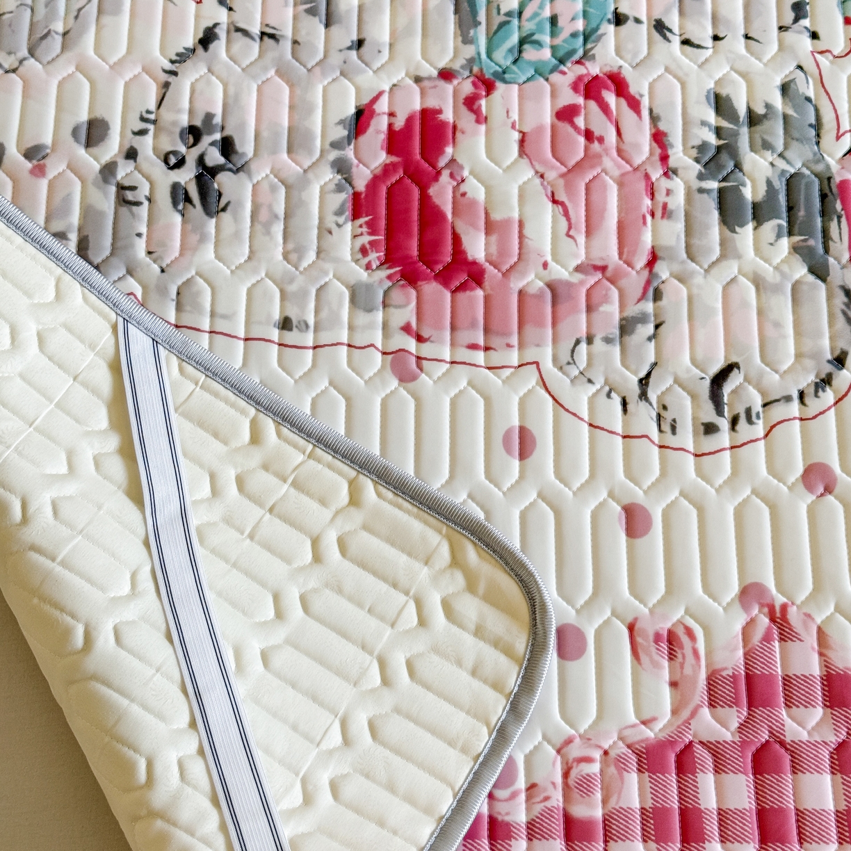 91家纺网 家纺一手货源 找家纺 顾里家纺 2026新款洛丽塔风乳胶席凉席席子三件套 樱桃小狗