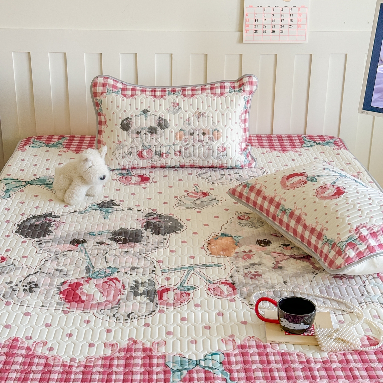 91家纺网 家纺一手货源 找家纺 顾里家纺 2026新款洛丽塔风乳胶席凉席席子三件套 樱桃小狗