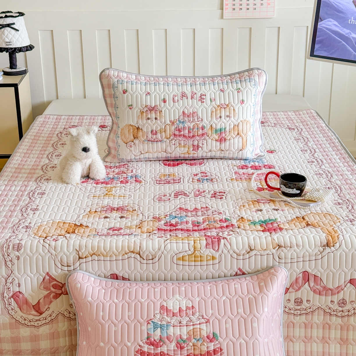 91家纺网 家纺一手货源 找家纺 顾里家纺 2026新款洛丽塔风乳胶席凉席席子三件套 草莓猫咪