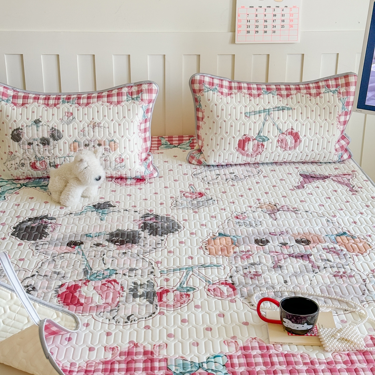 91家纺网 家纺一手货源 找家纺 顾里家纺 2026新款洛丽塔风乳胶席凉席席子三件套 樱桃小狗