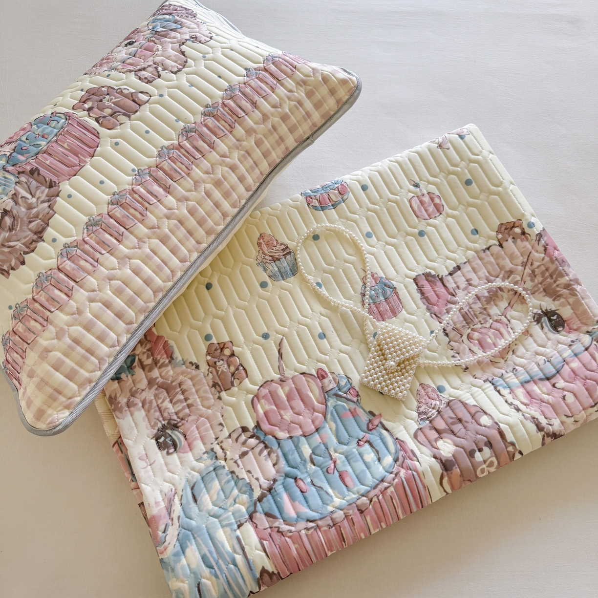 91家纺网 家纺一手货源 找家纺 顾里家纺 2026新款洛丽塔风乳胶席凉席席子三件套 蕾丝布偶