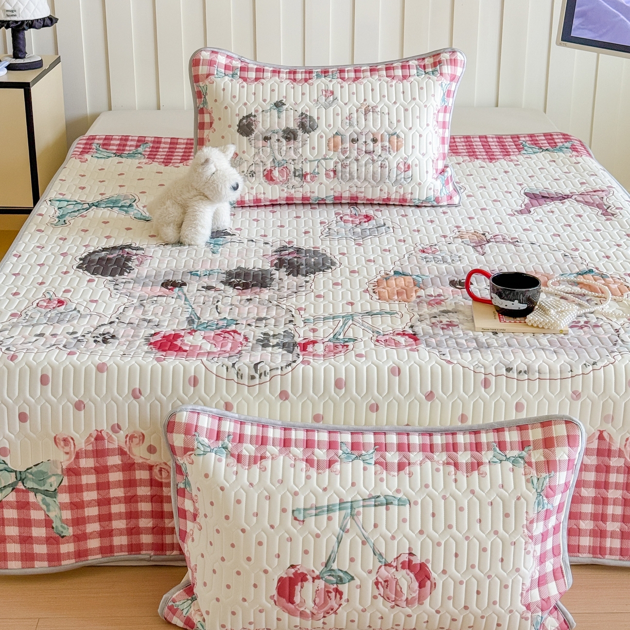 91家纺网 家纺一手货源 找家纺 顾里家纺 2026新款洛丽塔风乳胶席凉席席子三件套 樱桃小狗