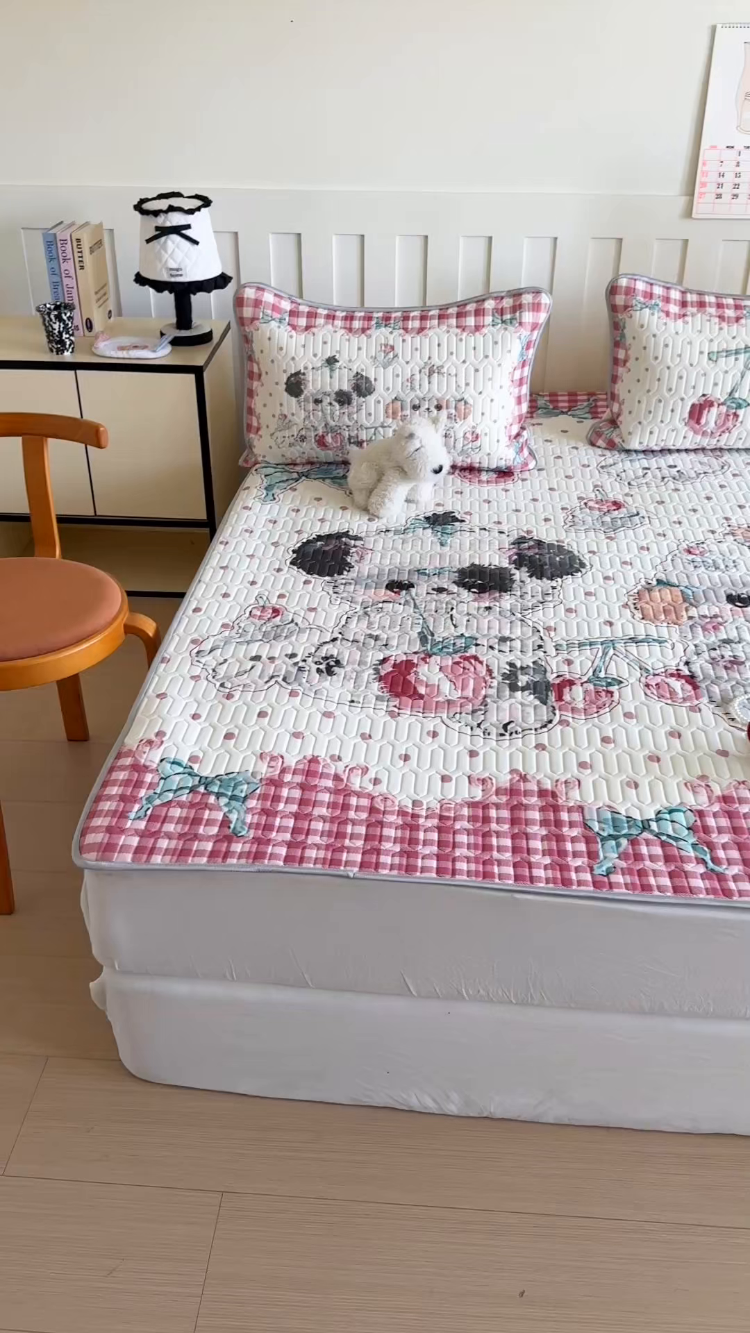 91家纺网 家纺一手货源 找家纺 顾里家纺 2026新款洛丽塔风乳胶席凉席席子三件套 樱桃小狗