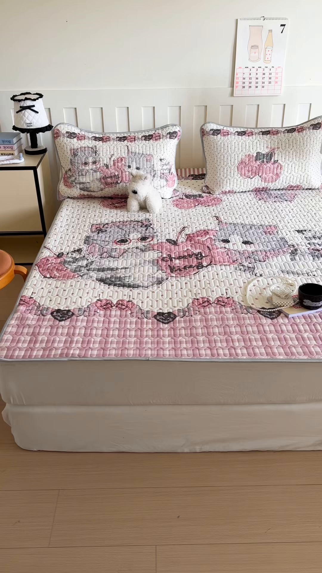 91家纺网 家纺一手货源 找家纺 顾里家纺 2026新款洛丽塔风乳胶席凉席席子三件套 樱桃小猫