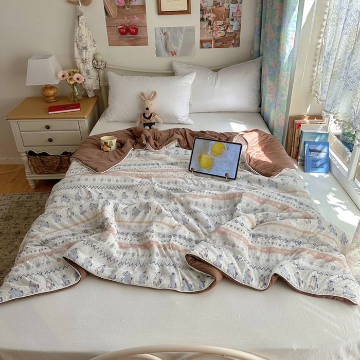 91家纺网 家纺一手货源 找家纺 顾里家纺 2026新款韩系费尔岛风泡泡凉感夏被夏凉被空调被 天使木马