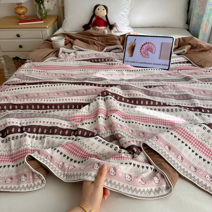 91家纺网 家纺一手货源 找家纺 顾里家纺 2026新款韩系费尔岛风泡泡凉感夏被夏凉被空调被 粉爱心猫猫