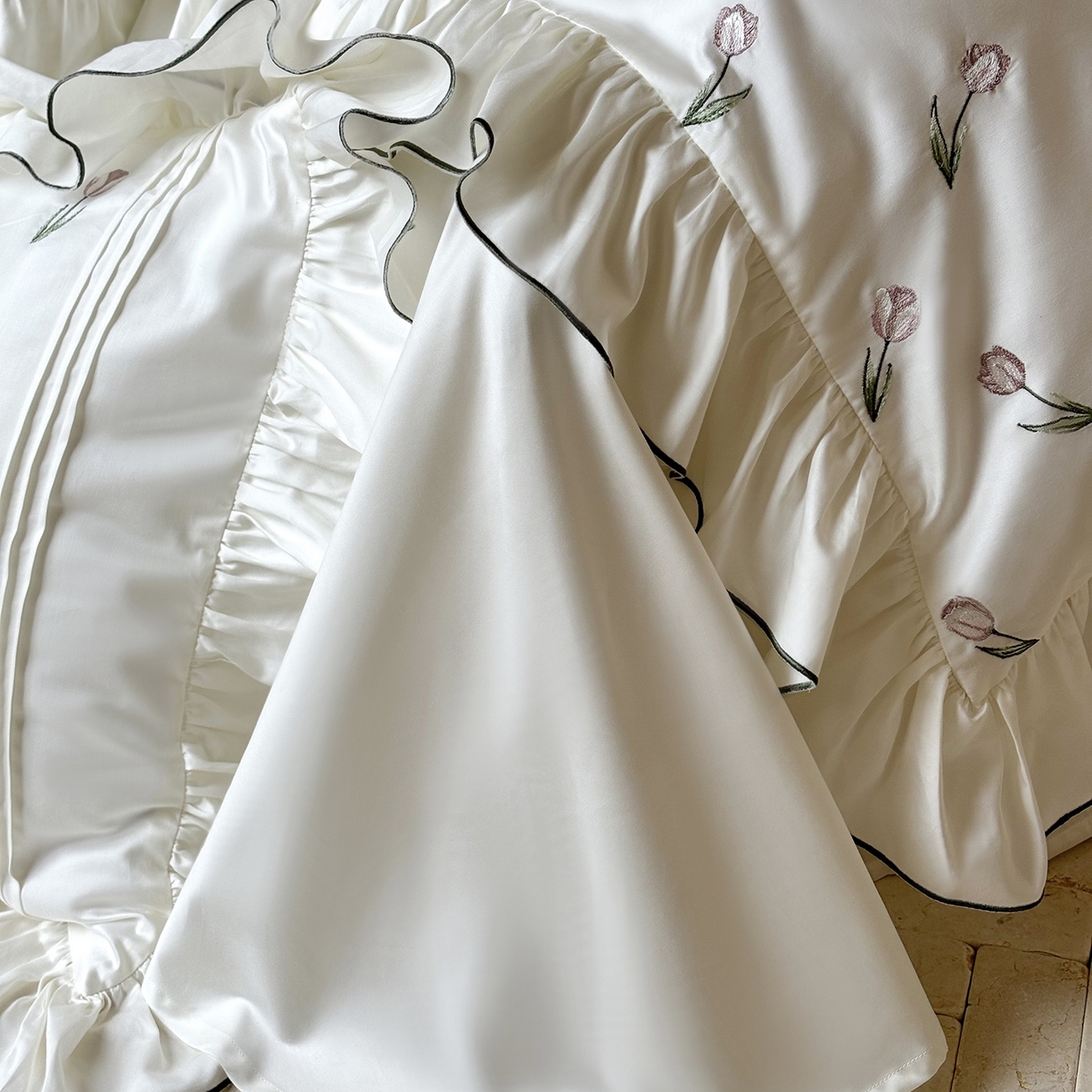 91家纺网 家纺一手货源 找家纺 佳汐蓝家纺 2026新款60支兰精天丝四件套 郁金香