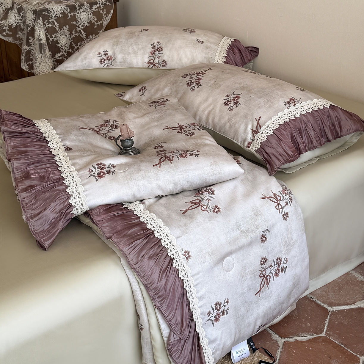 91家纺网 家纺一手货源 找家纺 佳汐蓝家纺 2026新款60支兰精天丝夏被四件套 奶霜可可