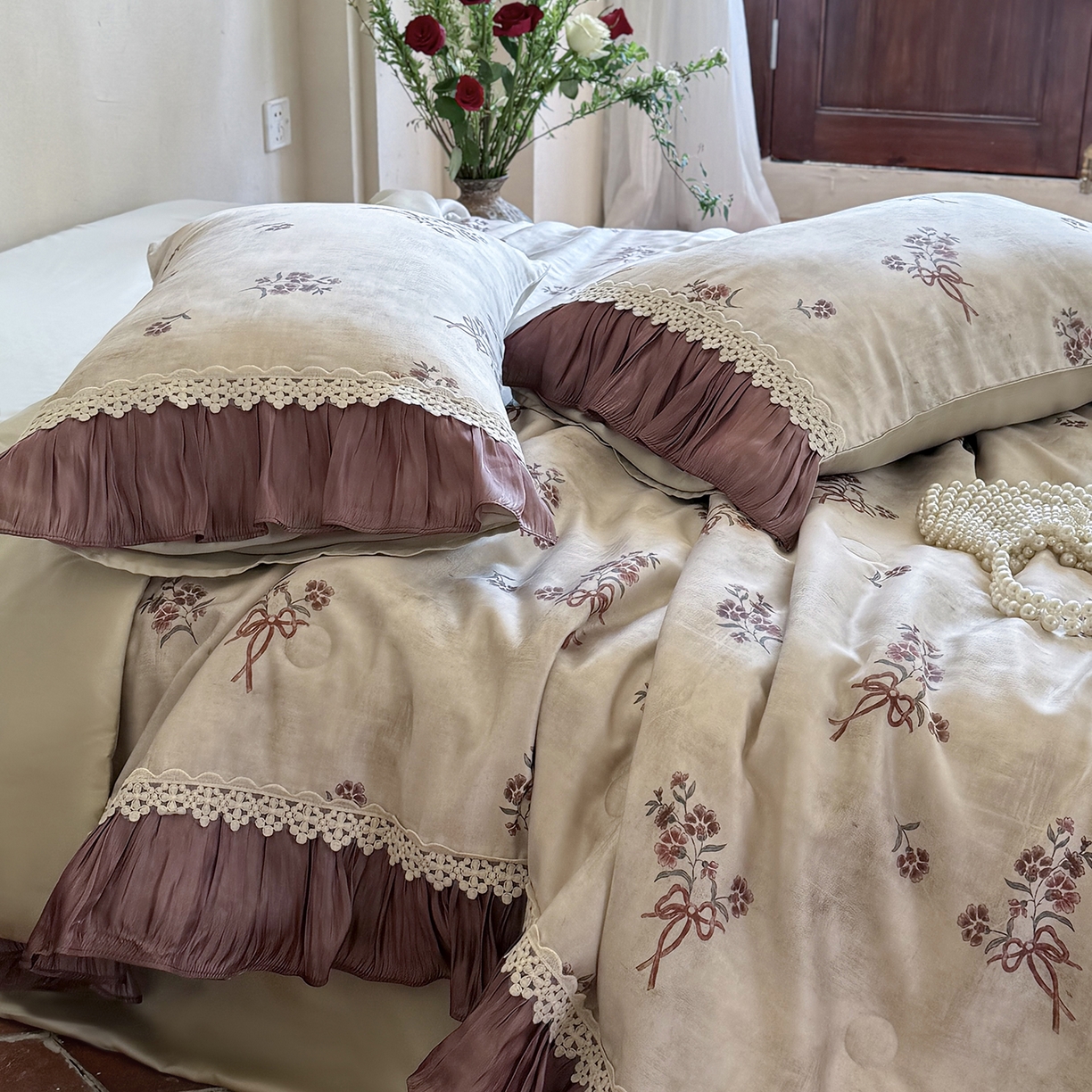 91家纺网 家纺一手货源 找家纺 佳汐蓝家纺 2026新款60支兰精天丝夏被四件套 奶霜可可