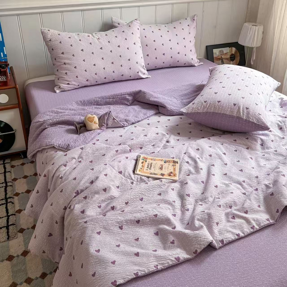 91家纺网 家纺一手货源 找家纺  梵希雅  2026新款泡芙纱夏被四件套简单款 紫爱心