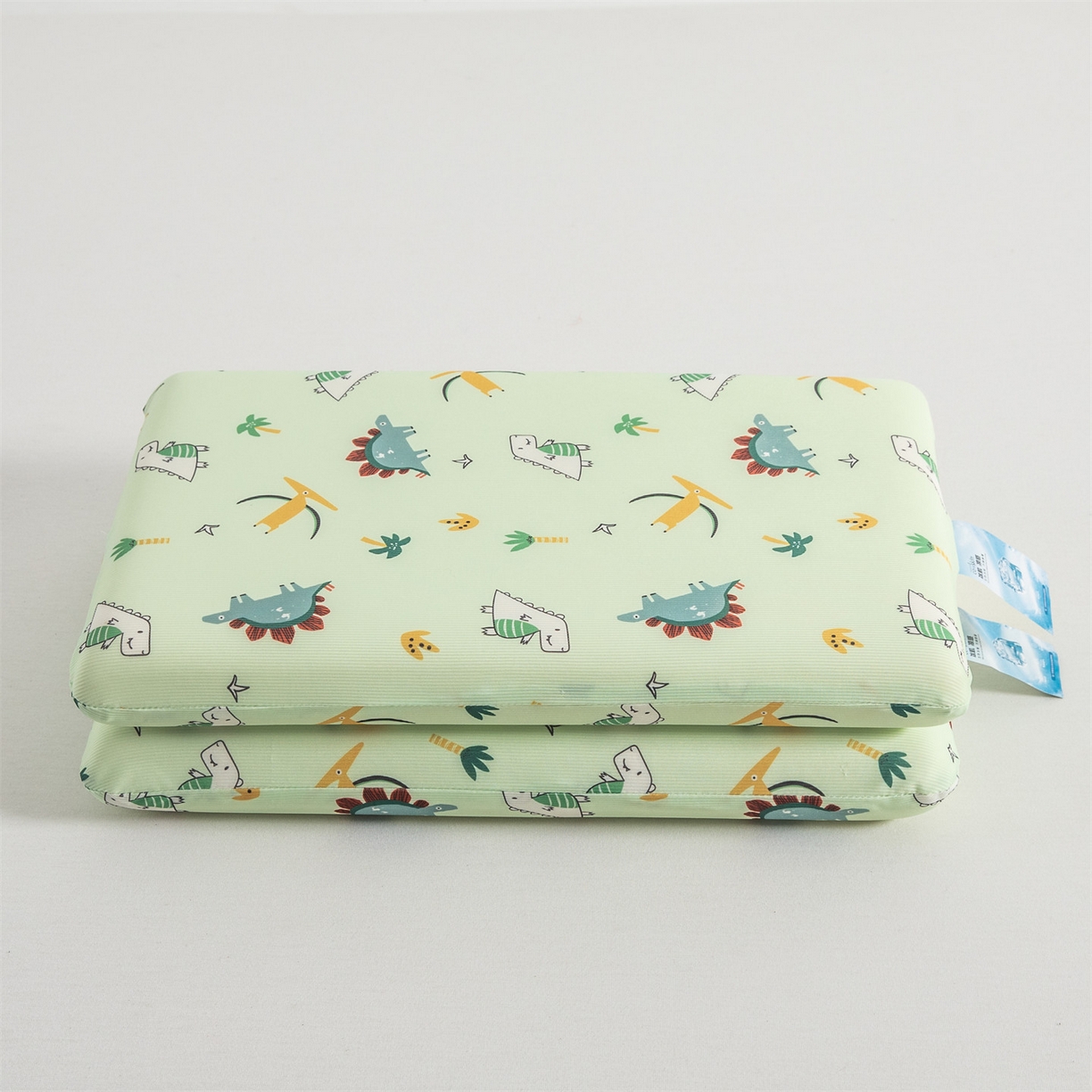 91家纺网 家纺一手货源 找家纺 麦肯锡 2026新款童趣记忆面包儿童枕 枕头枕芯 恐龙家