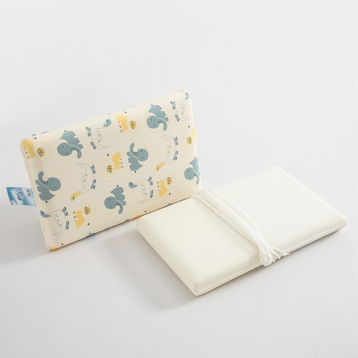 91家纺网 家纺一手货源 找家纺 麦肯锡 2026新款童趣记忆面包儿童枕 枕头枕芯 小奶龙