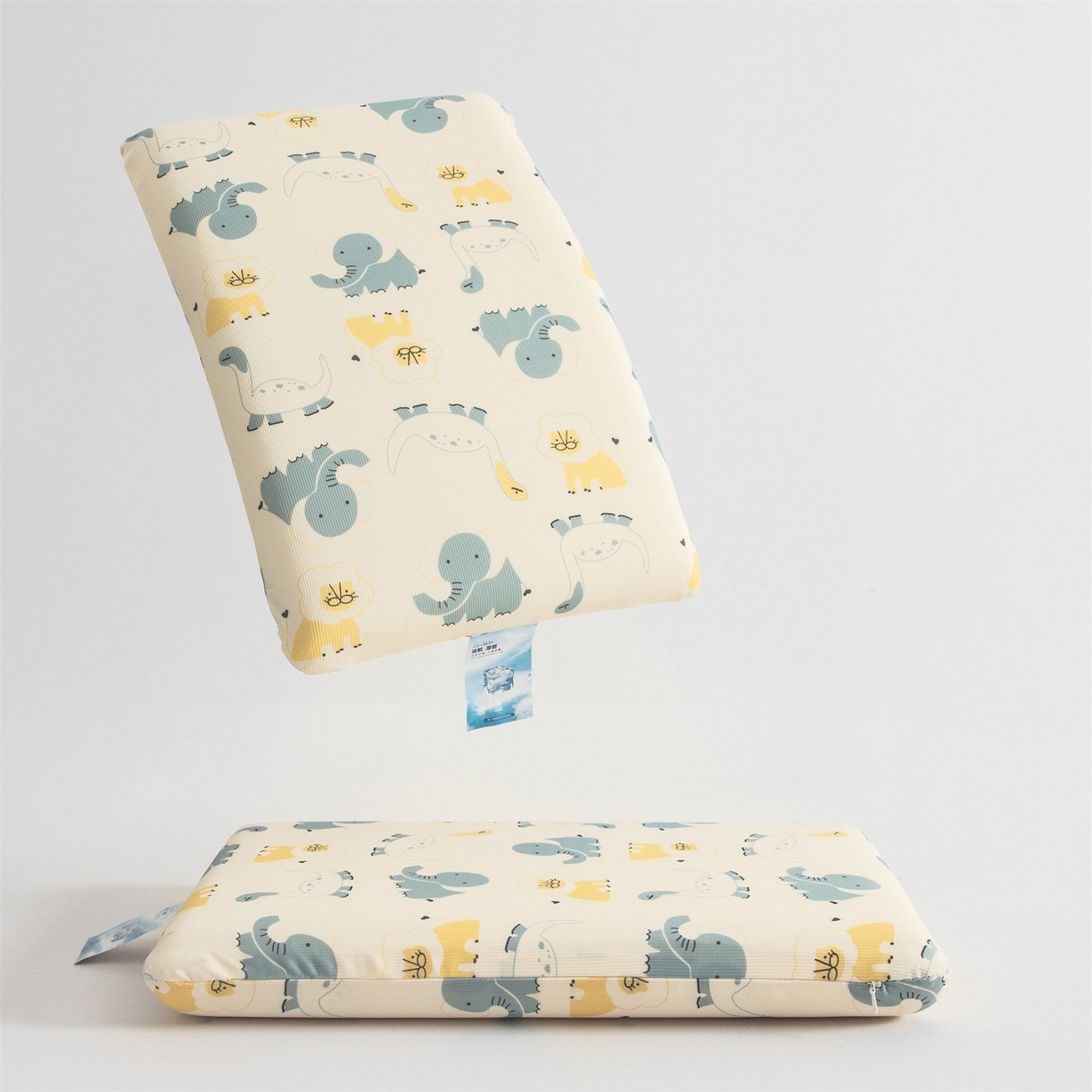 91家纺网 家纺一手货源 找家纺 麦肯锡 2026新款童趣记忆面包儿童枕 枕头枕芯 小奶龙