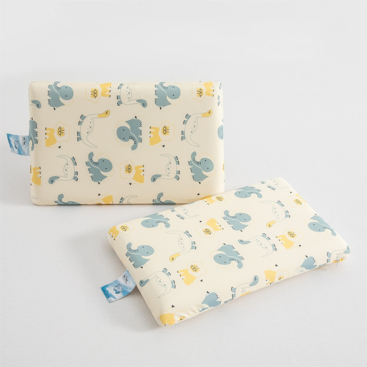 91家纺网 家纺一手货源 找家纺 麦肯锡 2026新款童趣记忆面包儿童枕 枕头枕芯 小奶龙