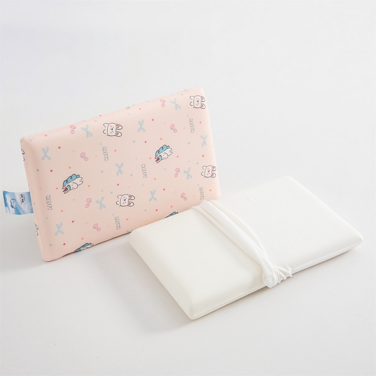 91家纺网 家纺一手货源 找家纺 麦肯锡 2026新款童趣记忆面包儿童枕 枕头枕芯 软萌兔