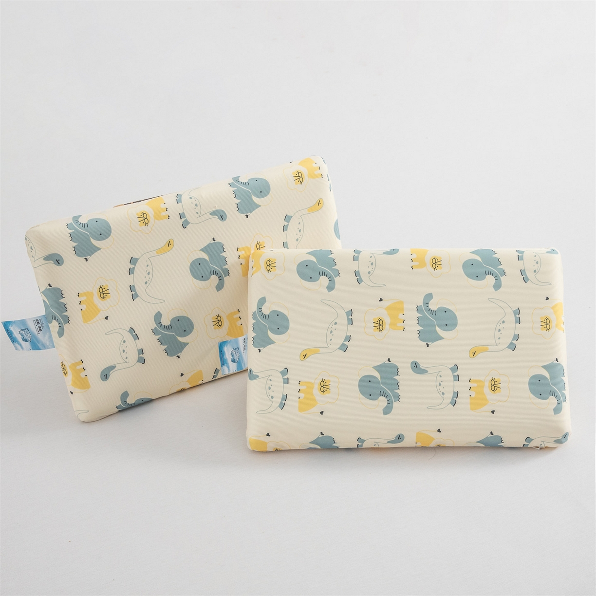 91家纺网 家纺一手货源 找家纺 麦肯锡 2026新款童趣记忆面包儿童枕 枕头枕芯 小奶龙