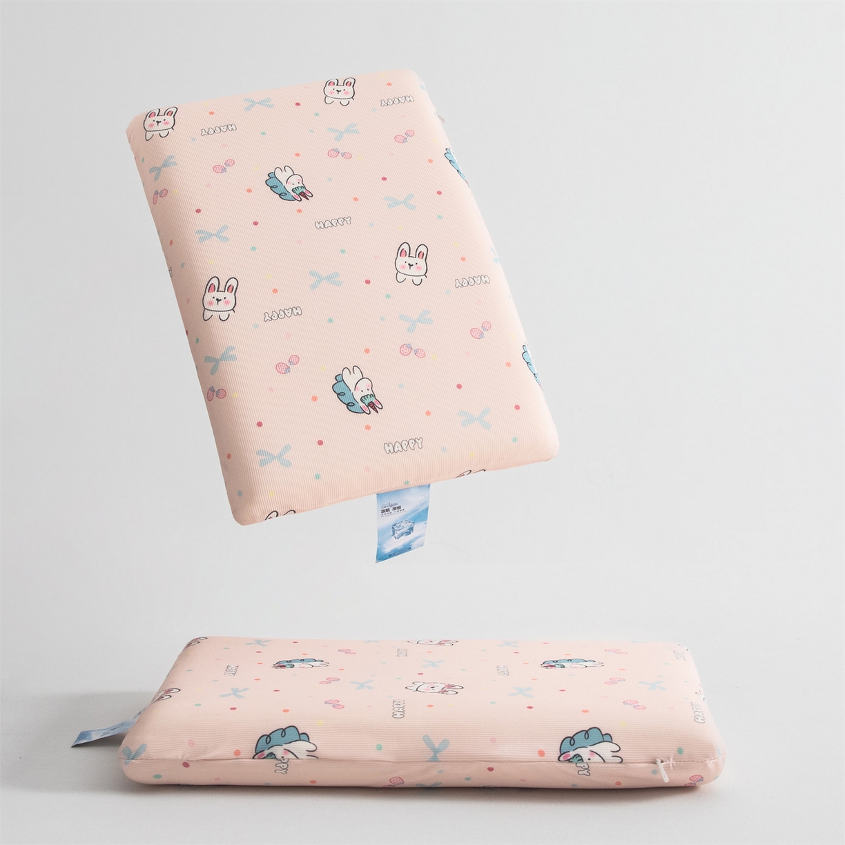 91家纺网 家纺一手货源 找家纺 麦肯锡 2026新款童趣记忆面包儿童枕 枕头枕芯 软萌兔