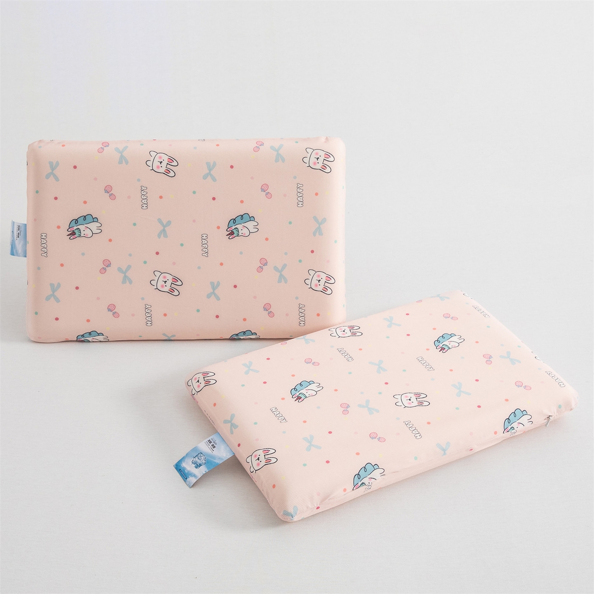 91家纺网 家纺一手货源 找家纺 麦肯锡 2026新款童趣记忆面包儿童枕 枕头枕芯 软萌兔