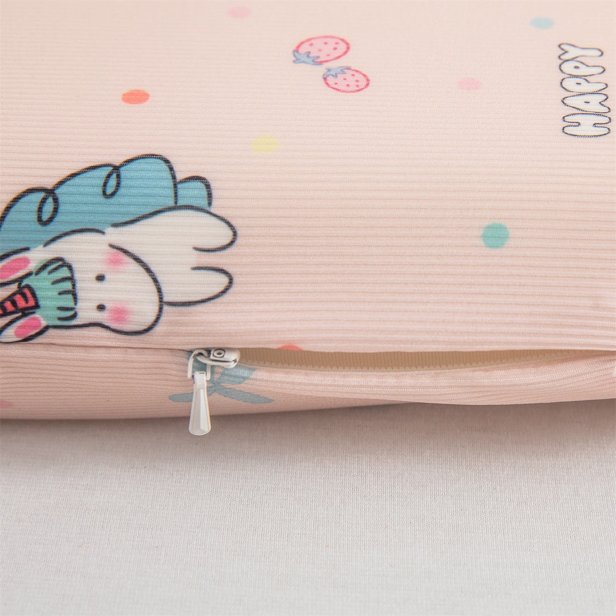 91家纺网 家纺一手货源 找家纺 麦肯锡 2026新款童趣记忆面包儿童枕 枕头枕芯 软萌兔