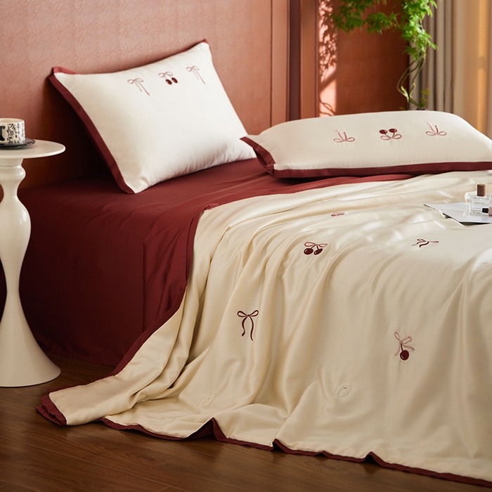 91家纺网 家纺一手货源 找家纺 （总）安莱生活 2026新款50s莱赛尔天丝夏被空调被夏凉被四件套拼边红色系列