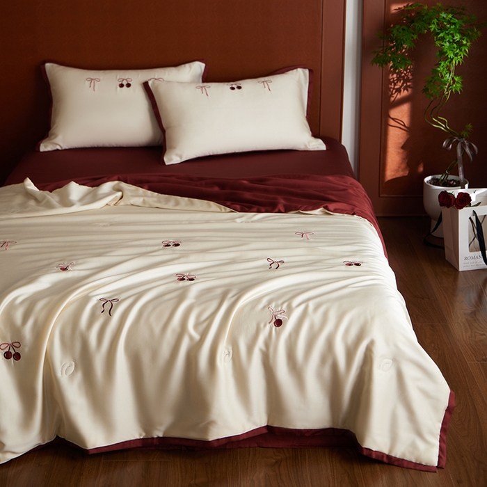 91家纺网 家纺一手货源 找家纺 （总）安莱生活 2026新款50s莱赛尔天丝夏被空调被夏凉被四件套拼边红色系列