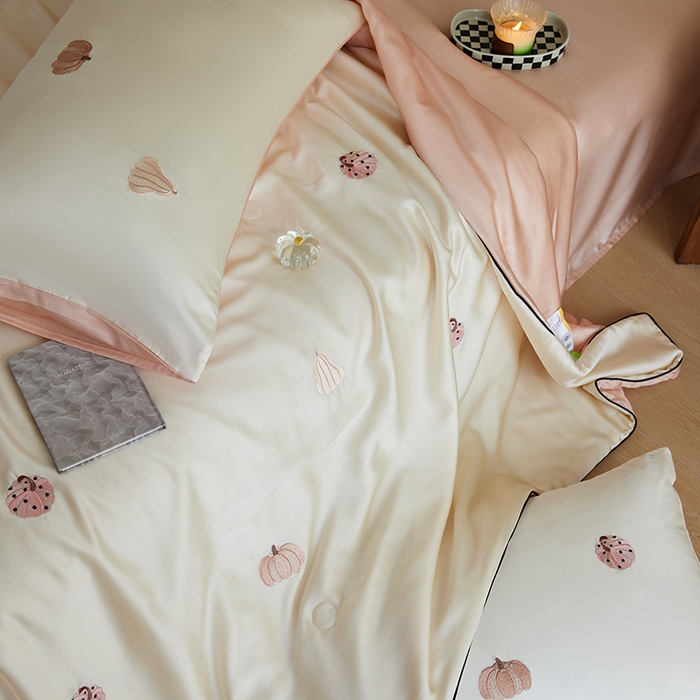 91家纺网 家纺一手货源 找家纺 安莱生活 2026新款50莱赛尔天丝夏被夏凉被空调被四件套嵌绳款 草间南瓜