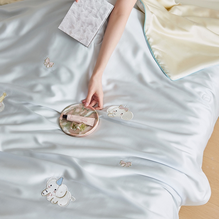 91家纺网 家纺一手货源 找家纺 安莱生活 2026新款50莱赛尔天丝夏被夏凉被空调被四件套嵌绳款 乐萌小象