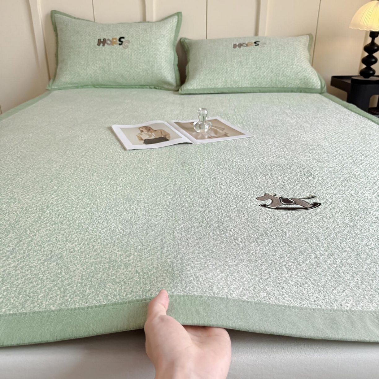 帅露家纺 2026新款A类PE中分子绣花软凉席席子-慢摇时光 平铺款-慢摇时光绿