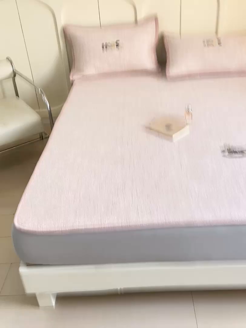 91家纺网 家纺一手货源 找家纺 帅露家纺 2026新款A类PE中分子绣花软凉席席子-慢摇时光 床笠款-慢摇时光粉