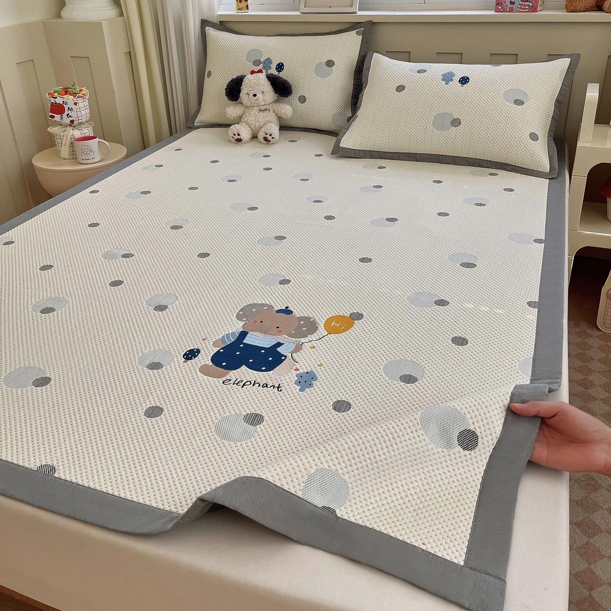 91家纺网 家纺一手货源 找家纺 （总）帅露家纺 2026新款A类PE中分子卡通大版绣花软凉席席子