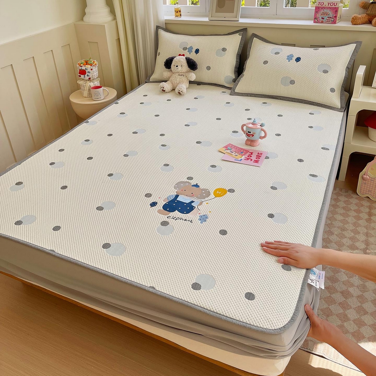 91家纺网 家纺一手货源 找家纺 （总）帅露家纺 2026新款A类PE中分子卡通大版绣花软凉席席子