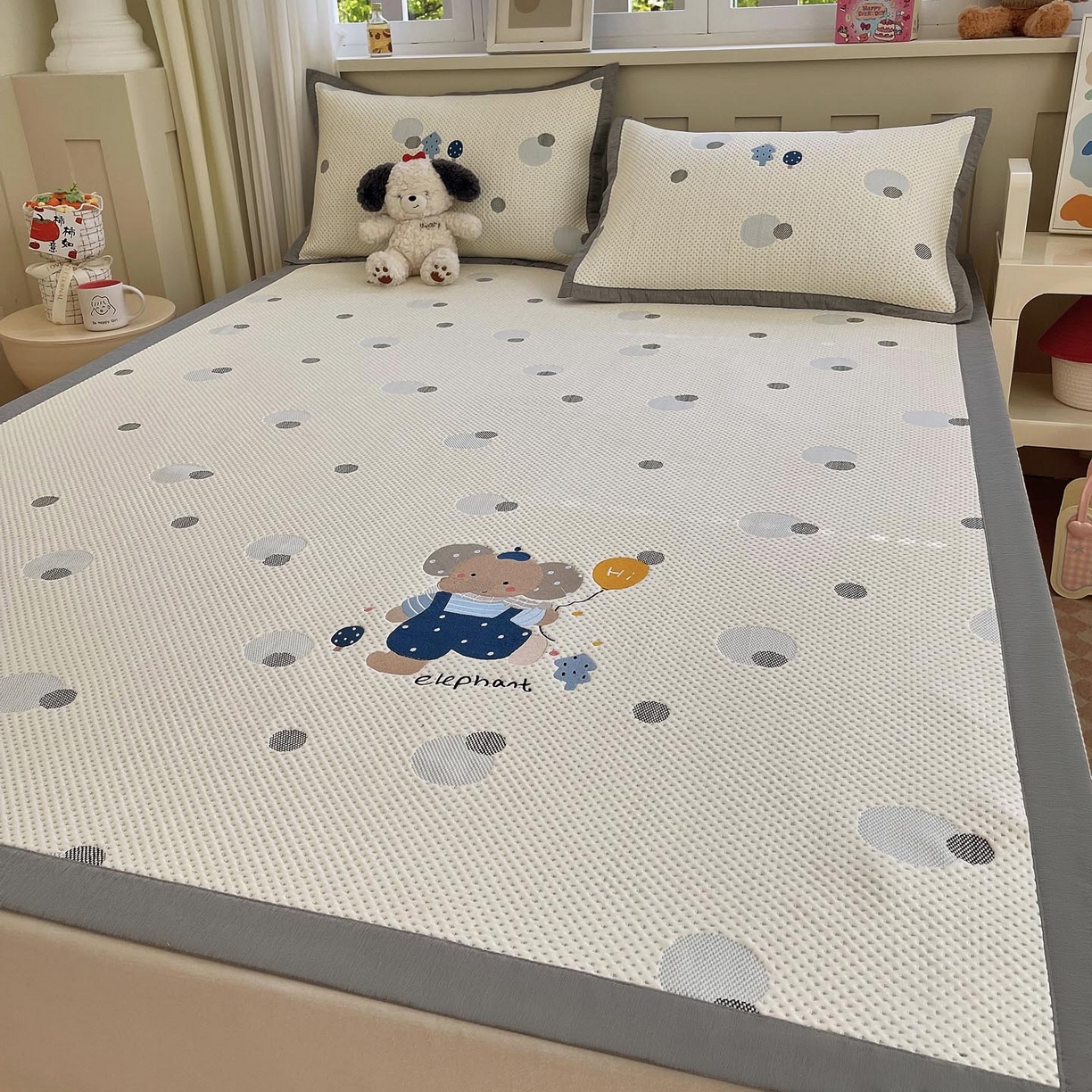 91家纺网 家纺一手货源 找家纺 （总）帅露家纺 2026新款A类PE中分子卡通大版绣花软凉席席子