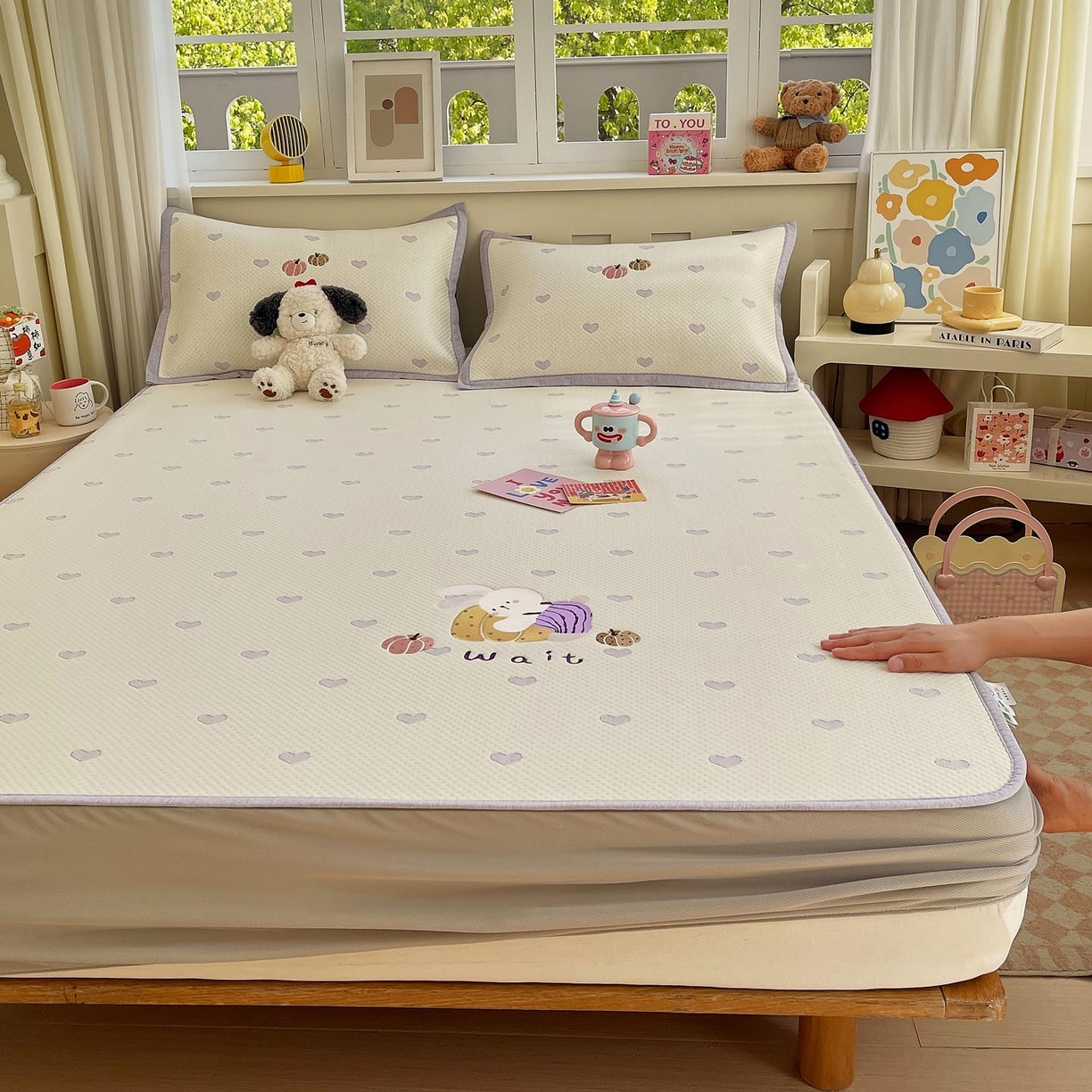 91家纺网 家纺一手货源 找家纺 帅露家纺 2026新款A类PE中分子卡通大版绣花软凉席席子 床笠款-懒懒兔