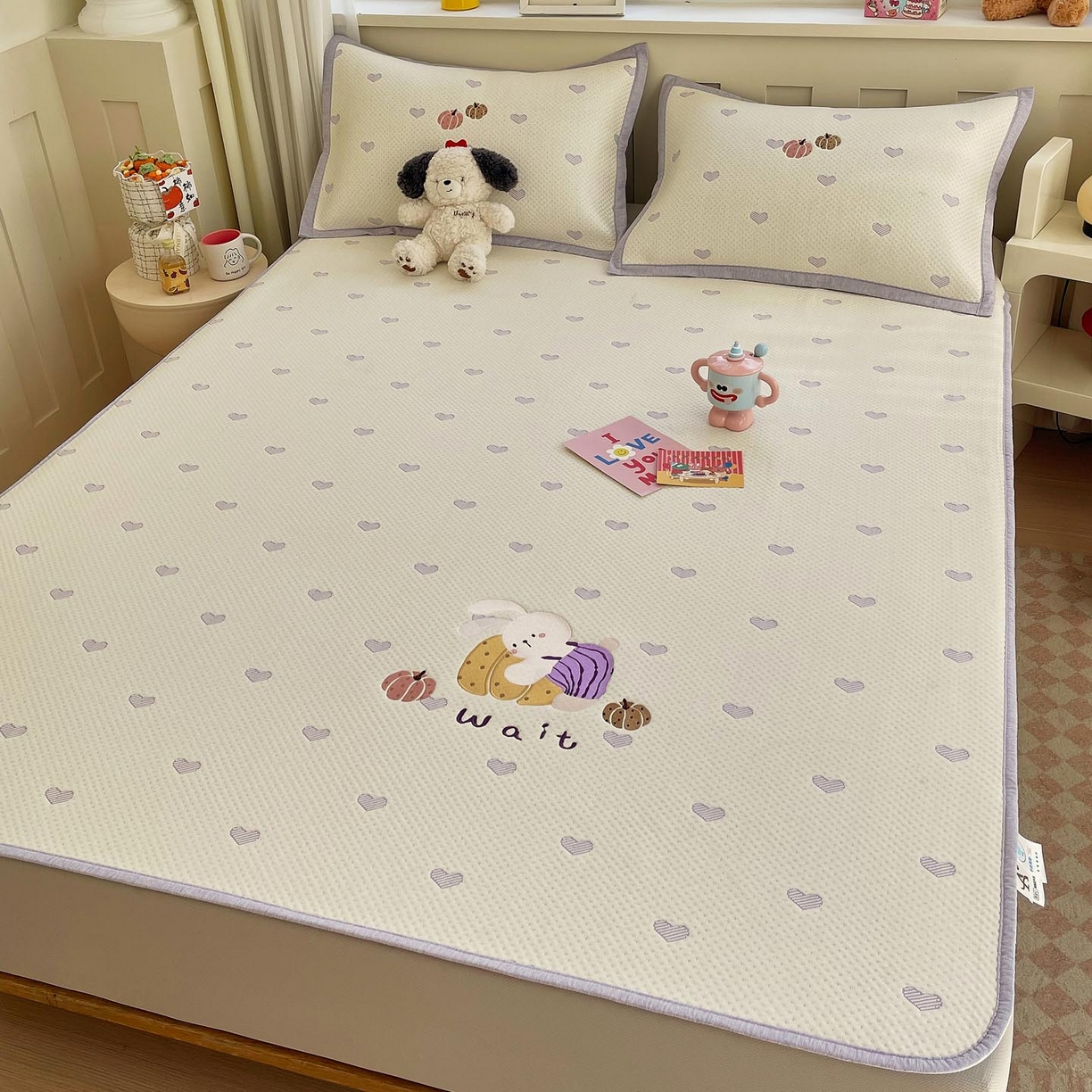 91家纺网 家纺一手货源 找家纺 帅露家纺 2026新款A类PE中分子卡通大版绣花软凉席席子 床笠款-懒懒兔