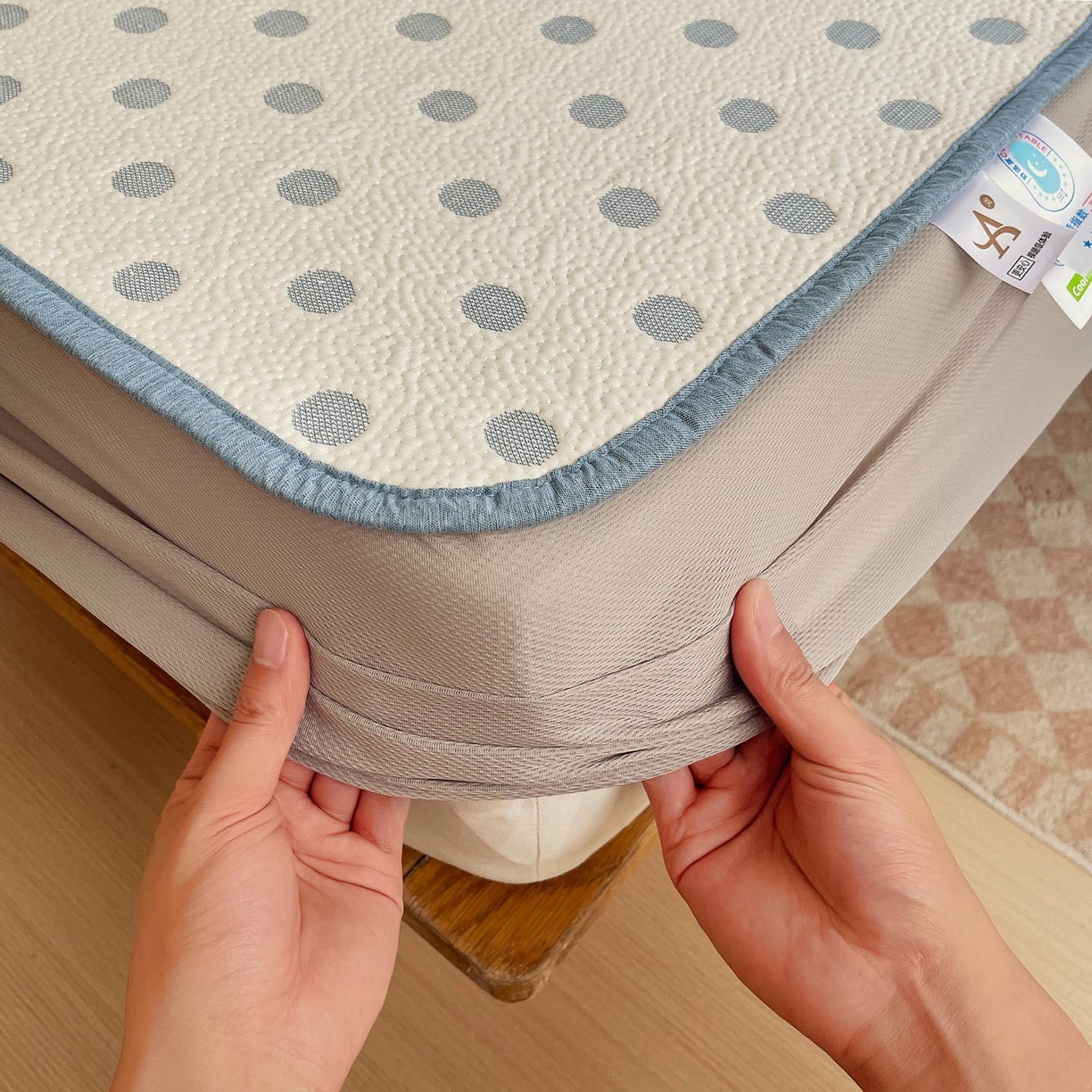 91家纺网 家纺一手货源 找家纺 帅露家纺 2026新款A类PE中分子卡通大版绣花软凉席席子 床笠款-蓝调企鹅