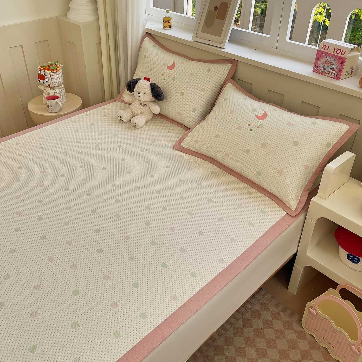 91家纺网 家纺一手货源 找家纺 帅露家纺 2026新款A类PE中分子卡通大版绣花软凉席席子 平铺款-粉屿森林